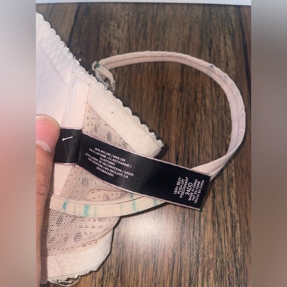 Victoria’s Secret very sexy push up - Picture 15 of 16